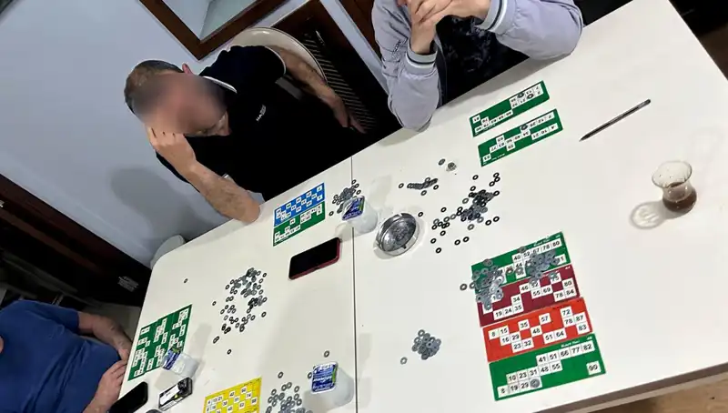 TikTok Canlı Yayınında Şok İkna: Polis Baskını ve 22 Gözaltı!