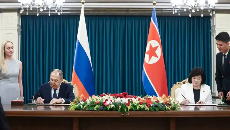 Rusya ve Kuzey Kore: Lavrov'un Tarihi Görüşmesi ve Bölgesel Etkileri