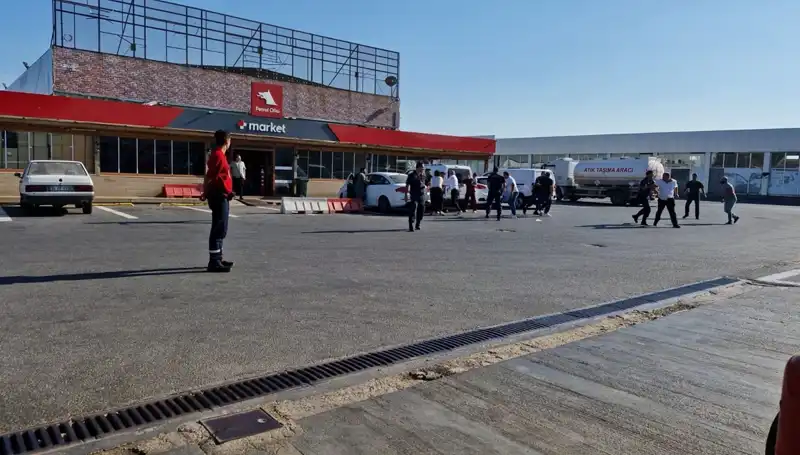 İki Aile Arasında Yaşanan Omuz Atma Kavgası, Akaryakıt İstasyonunu Karıştırdı