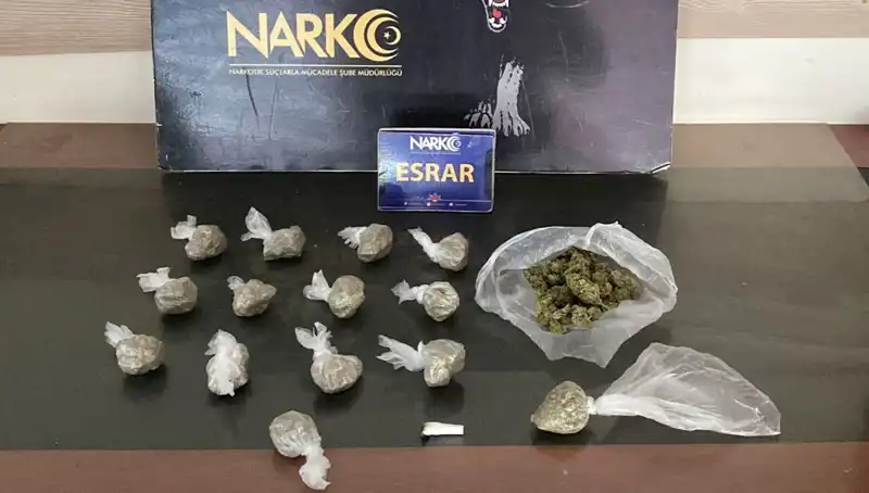Kamyonette Bulunan Esrar, Sürücü İçin Şok Gelişme Yaşattı