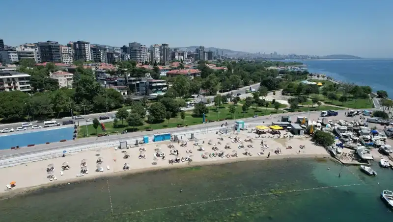 İstanbul Sıcaklarında Caddebostan Sahilinde Dolu Dolu Bir Hafta Sonu!
