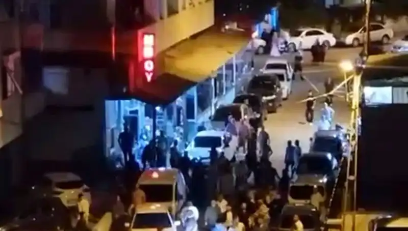 Düğün Kutlamasında Dehşet Anları: Kalabalığa Dalıp Kaçış Yapan Şoför