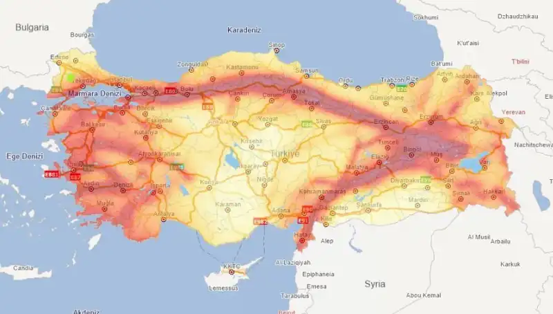 Evimin Altındaki Fay Hattı Gerçekten Tehlikeli mi? İşte Cevabı!