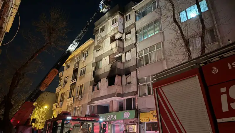 Kartal'da Metruk Bina Yangını: Korku Dolu Anlar, Ekipler Seferber Oldu