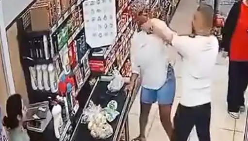 Market Kasa Sırasında Şok Olay: Çocuğunun Gözleri Önünde Kadına Saldırı!
