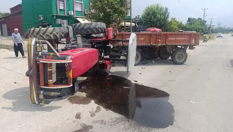 Otomobille Çarpışan Traktör Devriye Girdi: İki Kişi Yaralandı