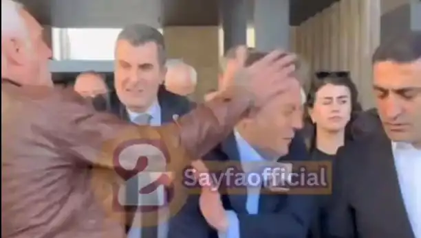 Özgür Özel AKM Çıkışında Saldırıya Uğradı: Olayın Ayrıntıları ve Sonrası