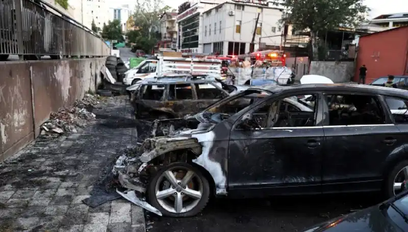 Sanayide Tamir Bekleyen Araçlar Alev Alev Yandı: İşte Tüm Detaylar