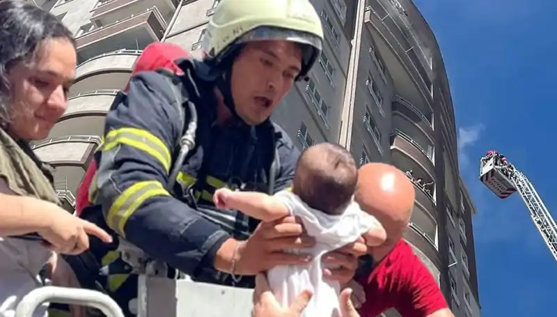 Kayseri'de 14 Katlı Bina Yangını: Kentte Korku Dolu Anlar Yaşandı