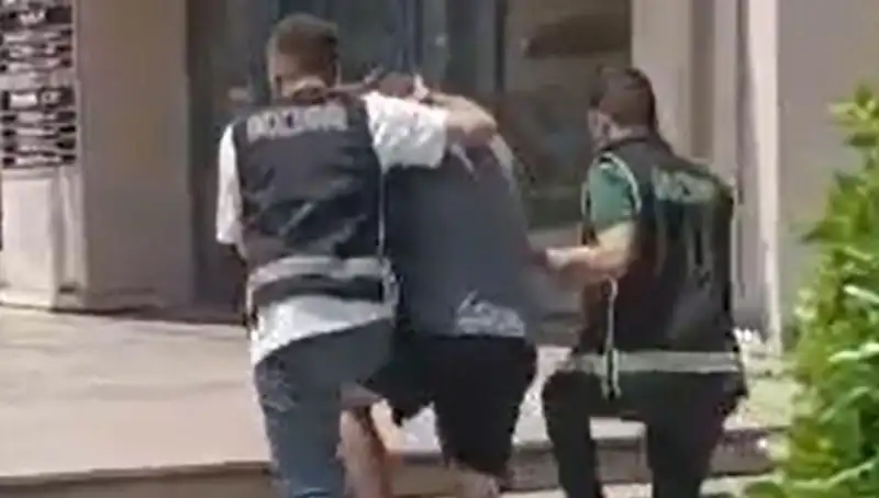 Sahte Dolar İle Alışveriş Yaparken Yakalandı: Turist Sınır Dışı Edildi