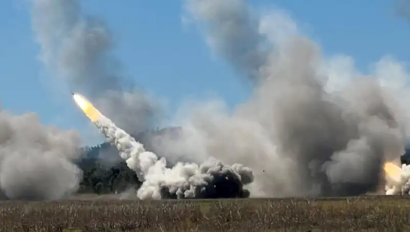 Avustralya'nın En Büyük Askeri Tatbikatında HIMARS Atışı: Tarihi Bir İlk Gerçekleşti
