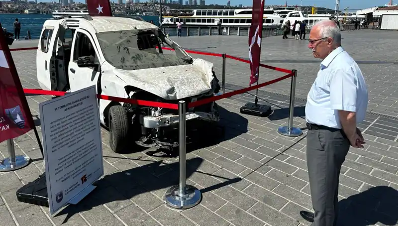 15 Temmuz Karanlığını Gösteren Sergi: Tankların Ezdiği Araçlar