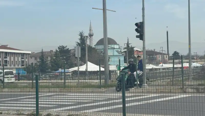 Yaya Geçidinde Motosiklet Kaza Riskini Artıran Sürücülere Ceza Kesildi
