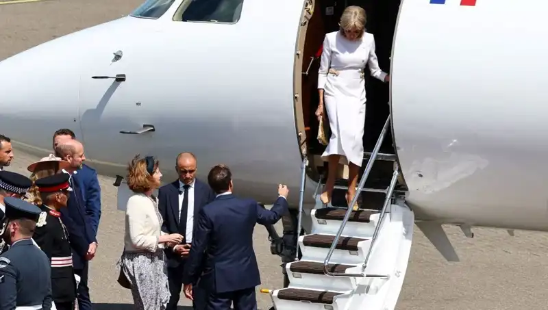 Macron Çiftinde Gerginlik: Emmanuel'in Önerisi Çürüdü, Brigitte Tepkili!