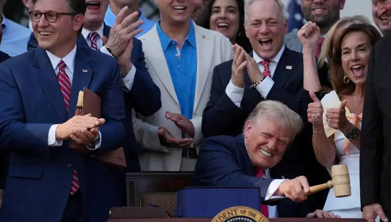 Trump'tan İnovatif Hamle: "Büyük, Güzel Yasa Tasarısı" İmzalandı