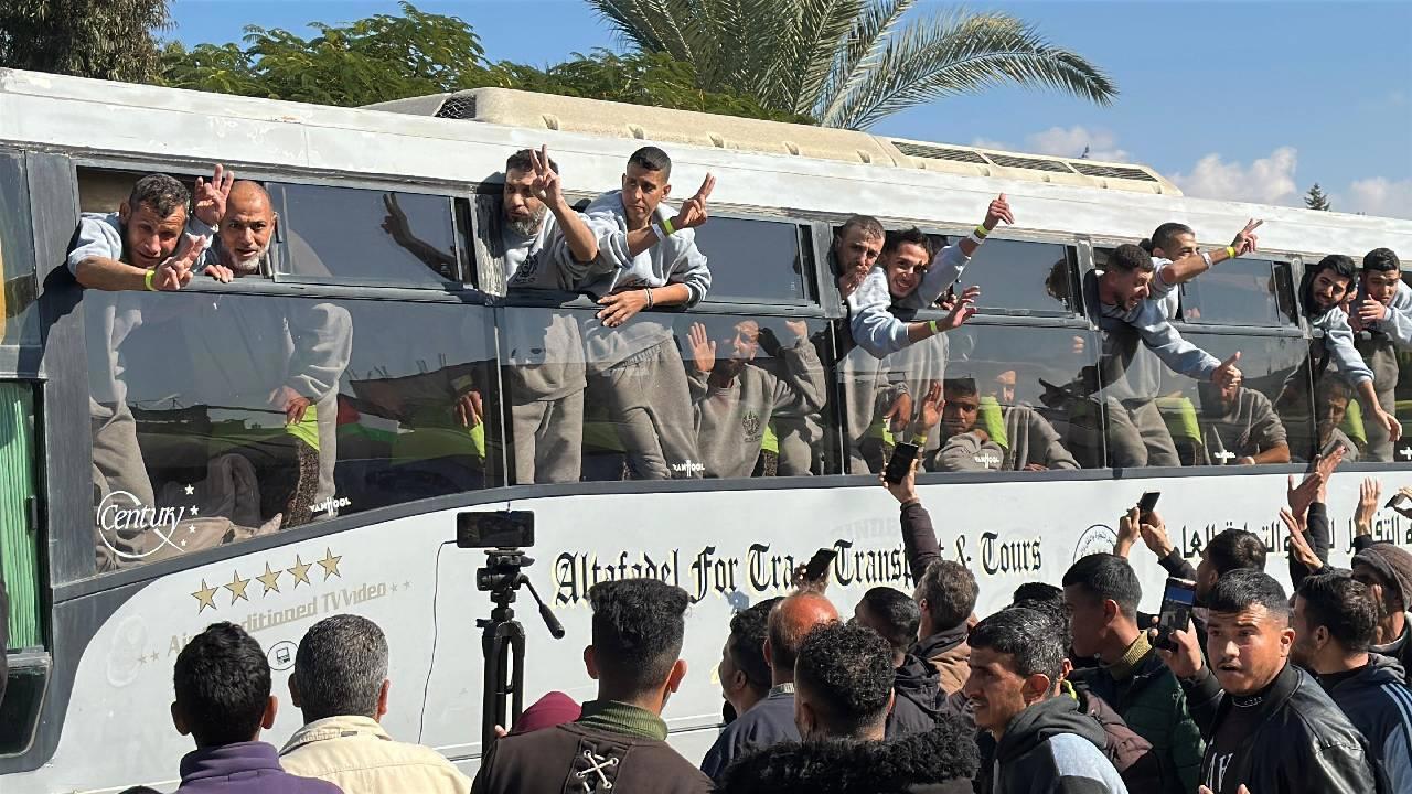 İsrail ile Hamas arasında gerçekleşen rehine takasında 183 Filistinli serbest bırakıldı