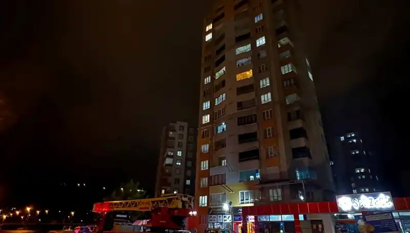 Apartmanın Çatısına Düşen Yıldırım: Olayın Şaşırtıcı Ayrıntıları