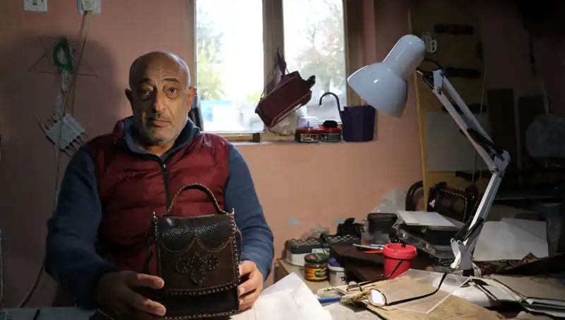 58 Yaşındaki Depremzede Kadın, El Emeğiyle Hayata Tutunuyor