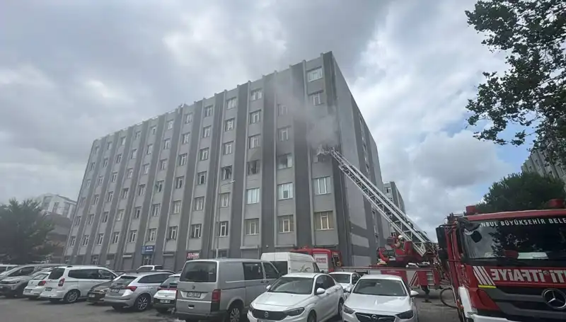 Çorap İmalathanesinde Yangın: Panik Anları ve Ekiplerin Mücadelesi