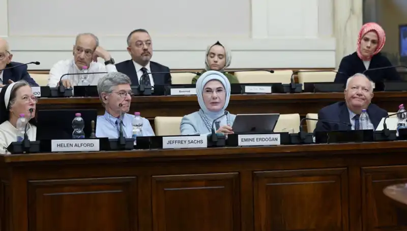 Emine Erdoğan'dan Vatikan'da Çarpıcı Mesaj: "Dünya Beşten Büyüktür"
