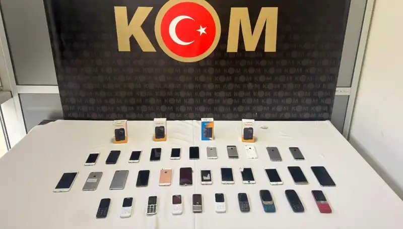 Gümrük Kaçağı 37 Cep Telefonu Ele Geçirildi: Harekete Geçen Güvenlik Güçleri